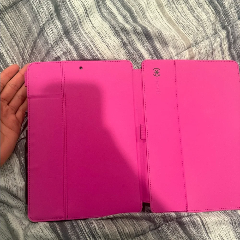 Apple iPad 9th Gen with Black Display